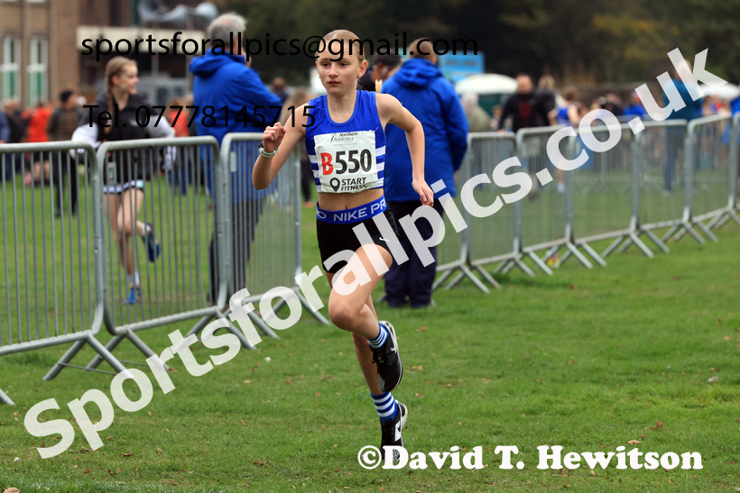 Girls Under-13s relay, 2025 Northern Cross Country Relays, Graves Park, Sheffield. Photo: David T. Hewitson/Sports for All Pics